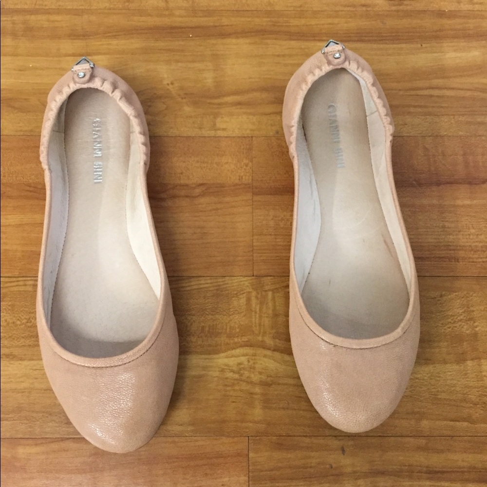 Gianni Bini flats size 7.